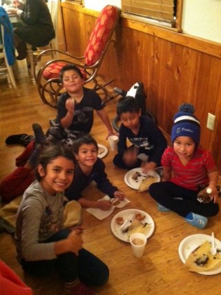 Melanie, Danny, Uriel, Imanol, and Jamileth love tamales!